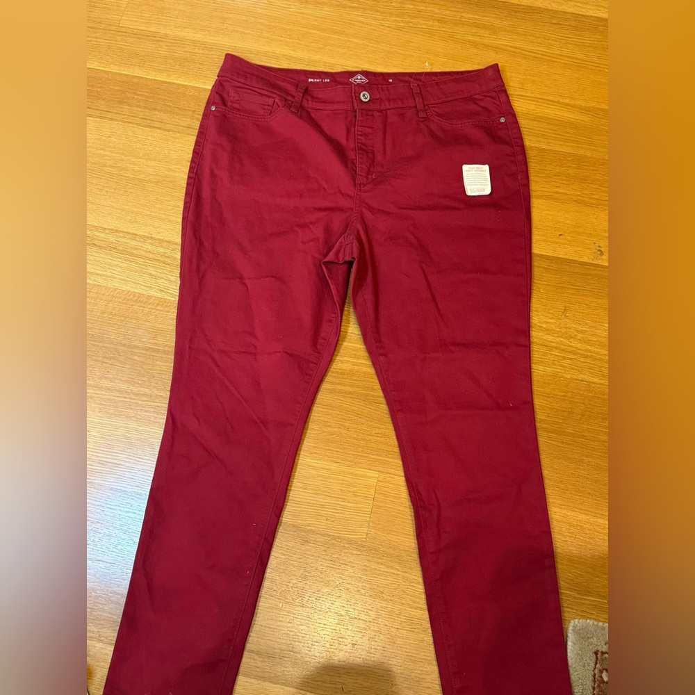 St John bay mid rise skinny Women's size 18 maroon color pants business casual